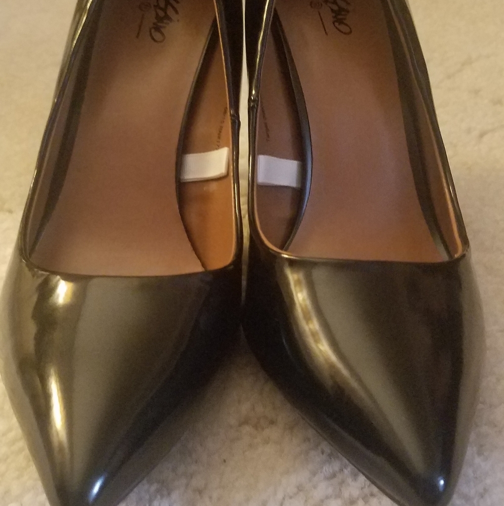 Simple black heels